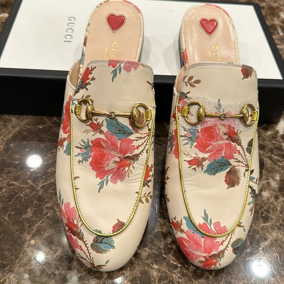 🌸 NWT GUCCI MULES SIZE 39 - Picture 1 of 4